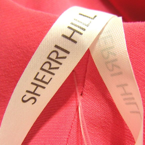 SHERRI HILL 2 Piece DRESS CORAL Size 2 - Picture 7 of 16